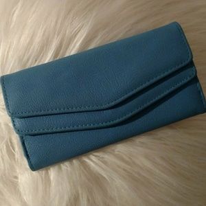 Sky blue chevron structured clutch 💙